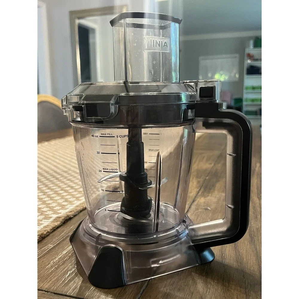Ninja 40oz Food Processor Bowl, Lid, Chute, Base & Blade - Pristine! Sharp Blade